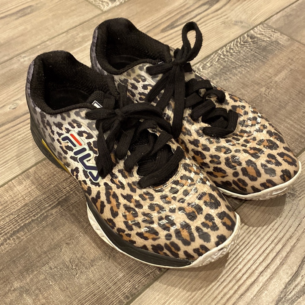 IUC Fila leopard tennis shoes. 💛🖤